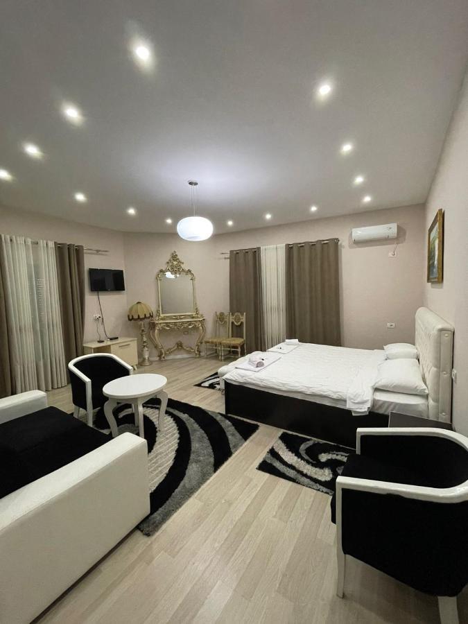 Hotel Holiday Koplik ภายนอก รูปภาพ